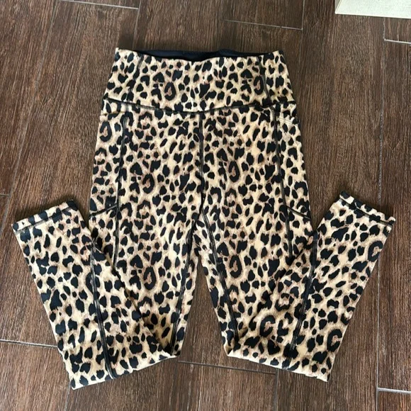 Victoria's Secret Leopard Print Leggings Size 6 - Picture 1 of 6